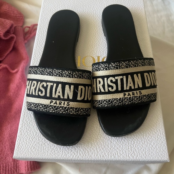 Dior slides - Picture 1 of 9